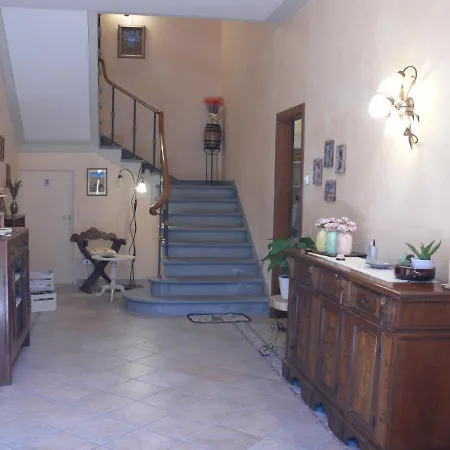 לינה וארוחת בוקר Antica Bottega Di 3*