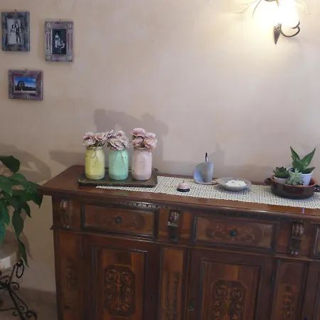 Antica Bottega Di לינה וארוחת בוקר